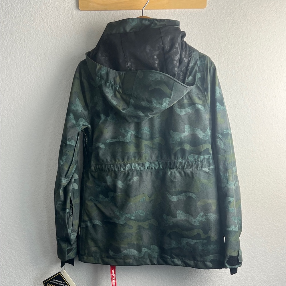 Volcom Women’s Green and Black Camo Field Ski Snow Jacket with Gore-Tex Tech - Picture 10 of 13